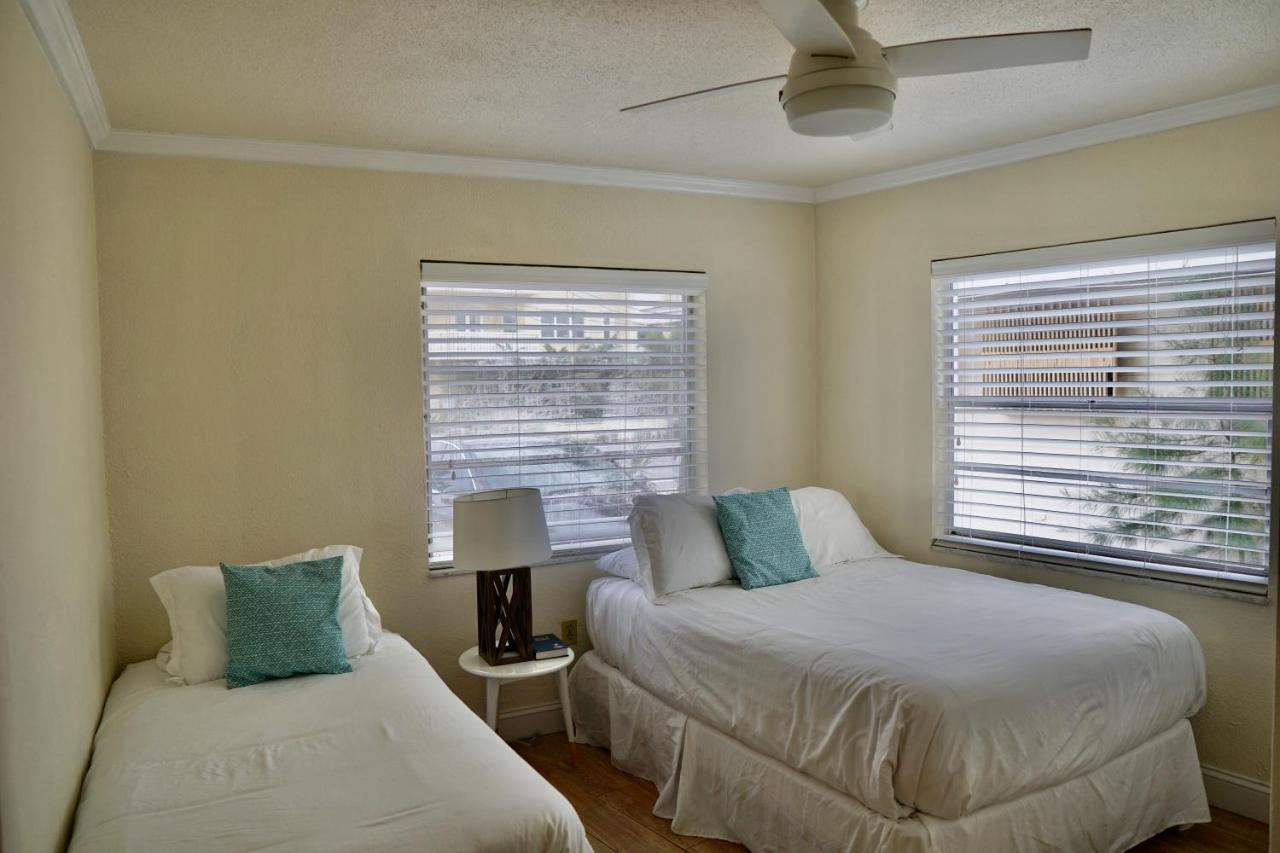 The Molloy - Treasure Island Suites & Cottages เซนต์พีทบีช ภายนอก รูปภาพ